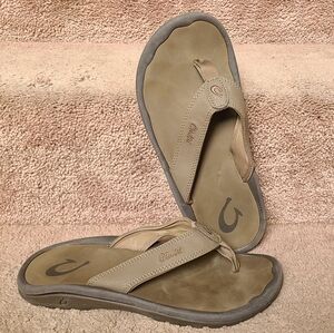 Olukai Sz 9 Mens Tan and Brown Flip Flops